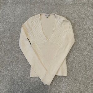 GUESS Womens Small Ribbed Knit V-Neck Long Sleeve Sweater Cream Beige Logo Charm